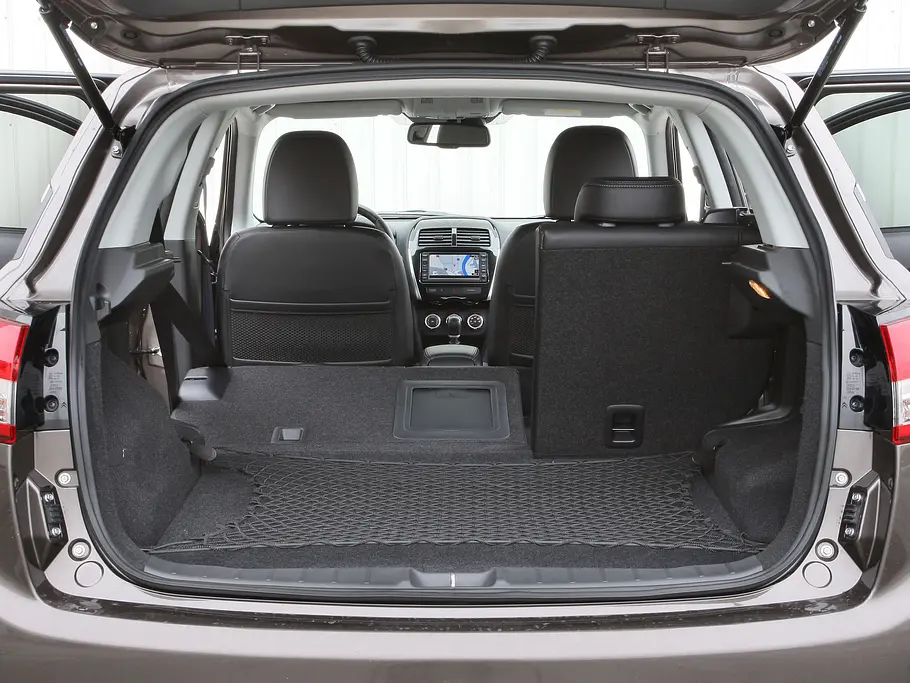 Citroën C4 Aircross HDi 150 4WD Bilder Citroën C4 Aircross HDi 150 4WD 2012 Kompakt SUV-Vergleich Kofferraum