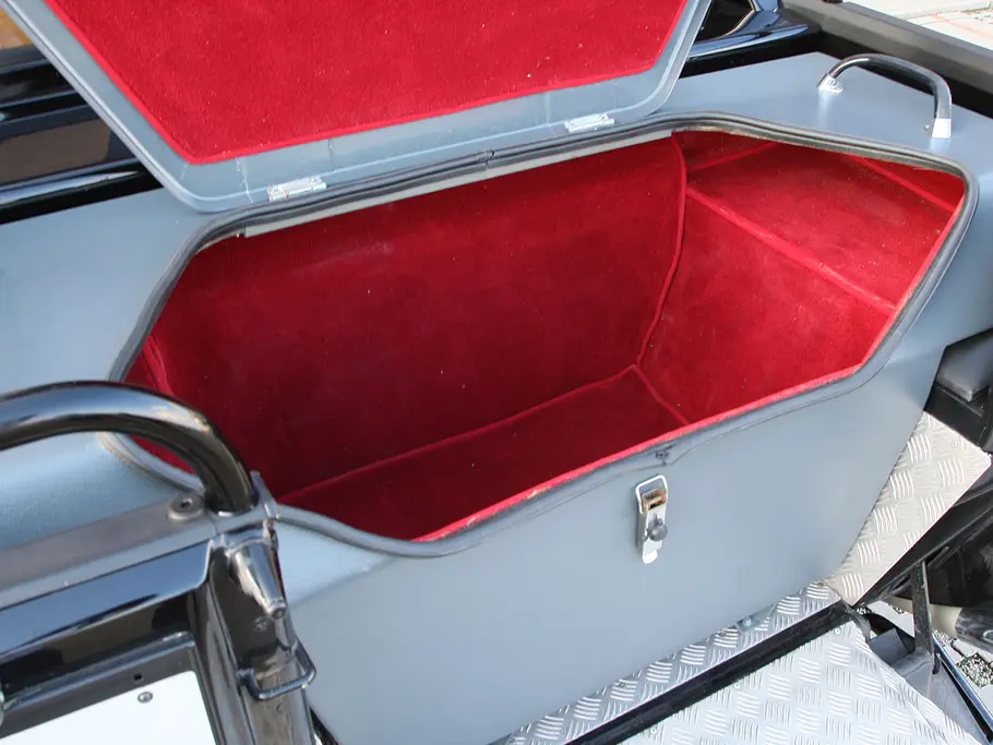 Bilder Faszination Auto Pick-ups Lamborghini LM 002 Kofferraum