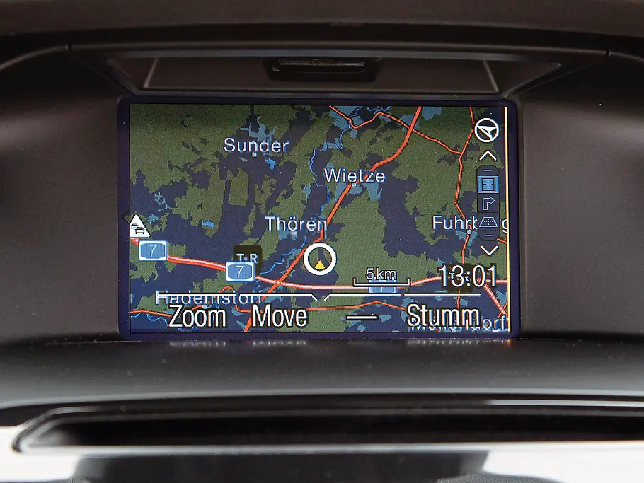 Bilder Ford Focus Limousine 2.0 TDCi Kompaktklasse-Vergleich Navi-Bildschirm