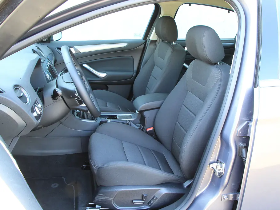 Bilder Ford Mondeo 2.2 TDCi 2013 Vergleichstest Innenraum