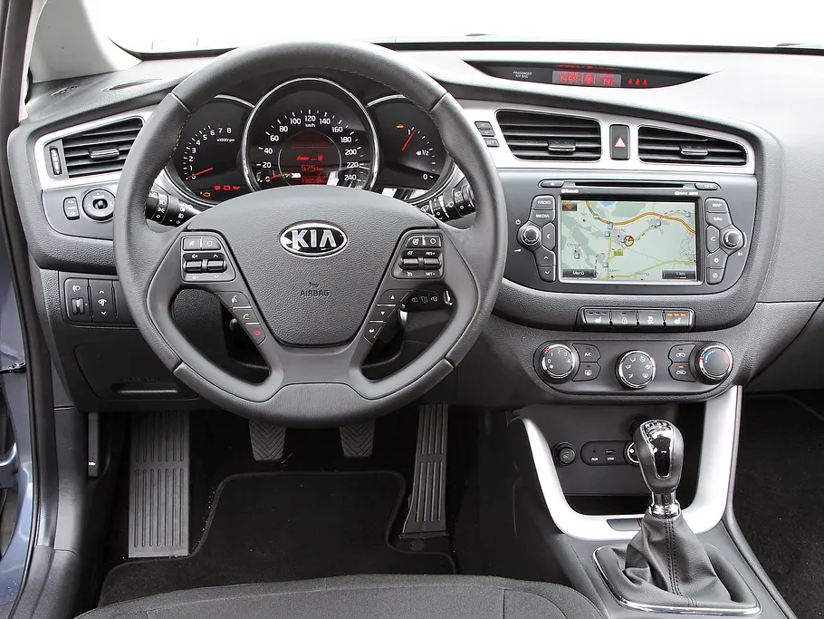 Bilder Kia ceed 1.4 CVVT Vergleichstest Kompaktklasse Cockpit