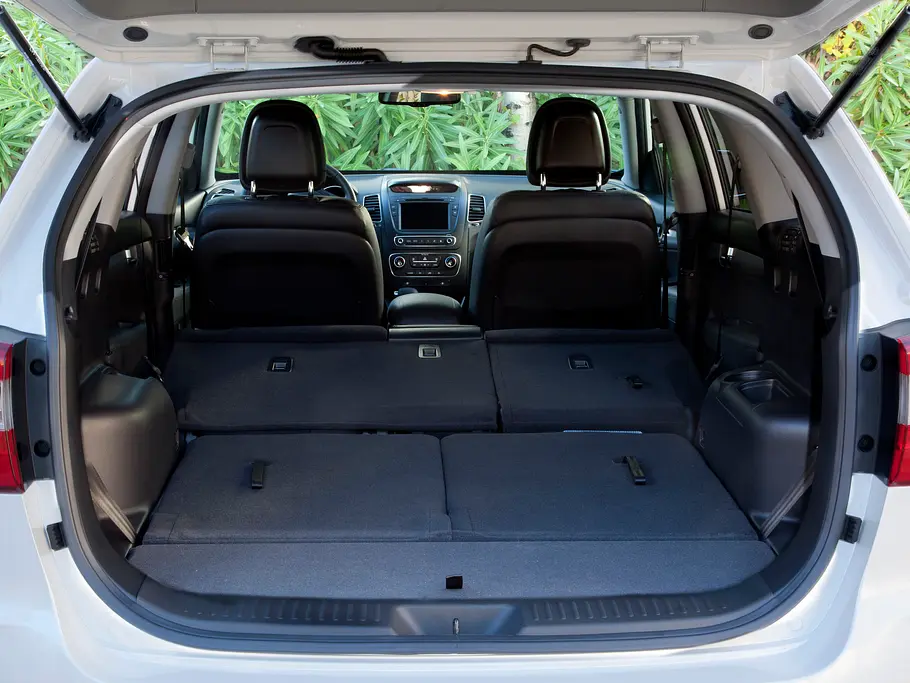Bilder Kia Sorento 2.2 CRDi AWD 2012 Kofferraum