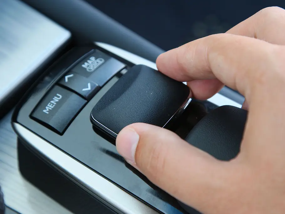 Der Lexus GS 450h im Test Bilder Lexus GS 450h 2012 Test Bedienung