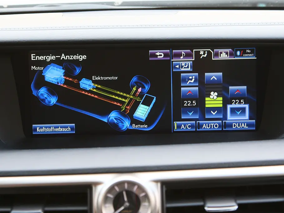 Der Lexus GS 450h im Test Bilder Lexus GS 450h 2012 Test Display