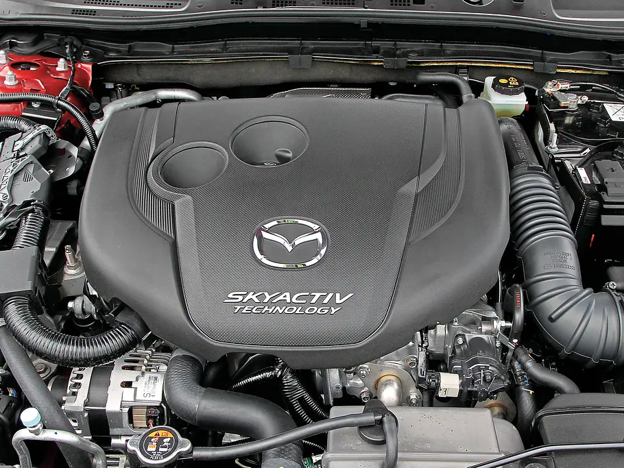 Bilder Mazda 3 Skyactiv-D 150 Kompaktklasse-Vergleich Motor