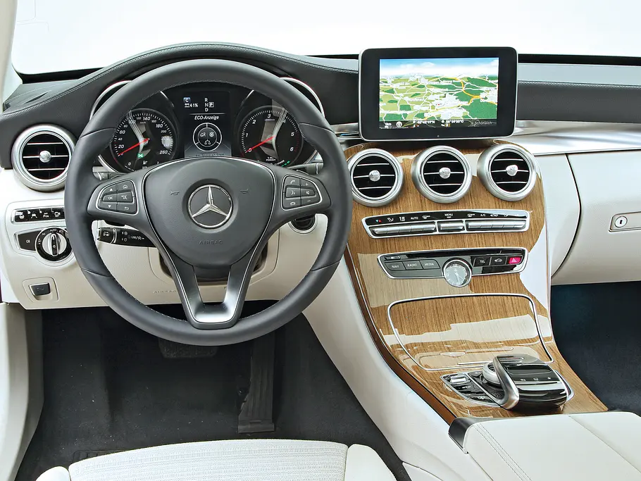 Bilder Mercedes C-Klasse Exklusiv Limousinen-Vergleich Cockpit