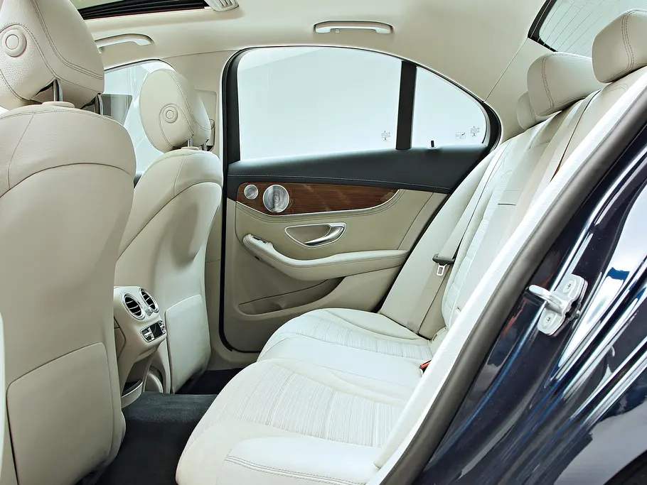 Bilder Mercedes C-Klasse Exklusiv Limousinen-Vergleich Fond