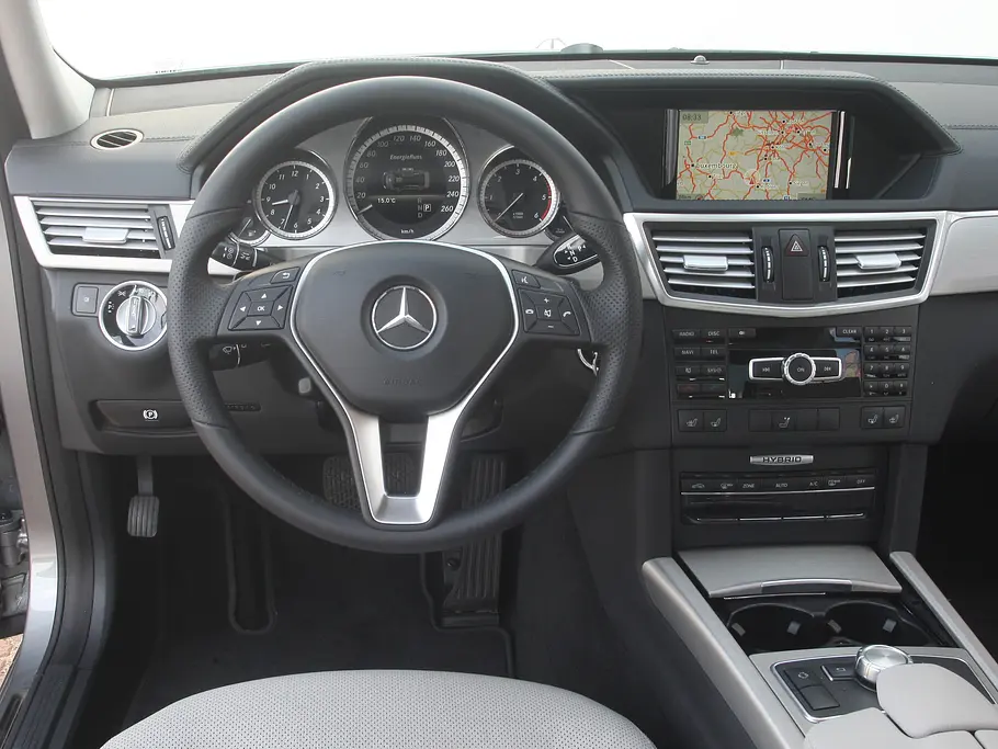 Bilder Mercedes E 300 BlueTEC HYBRID Einzeltest Cockpit