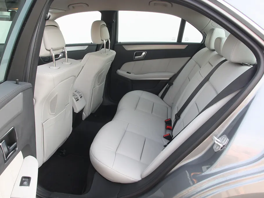 Bilder Mercedes E 300 BlueTEC HYBRID Einzeltest Rückbank