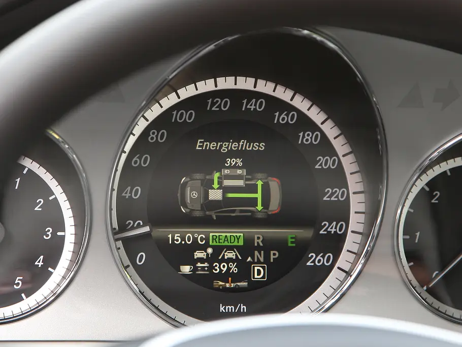 Bilder Mercedes E 300 BlueTEC HYBRID Einzeltest Positiv: Kraftflüsse