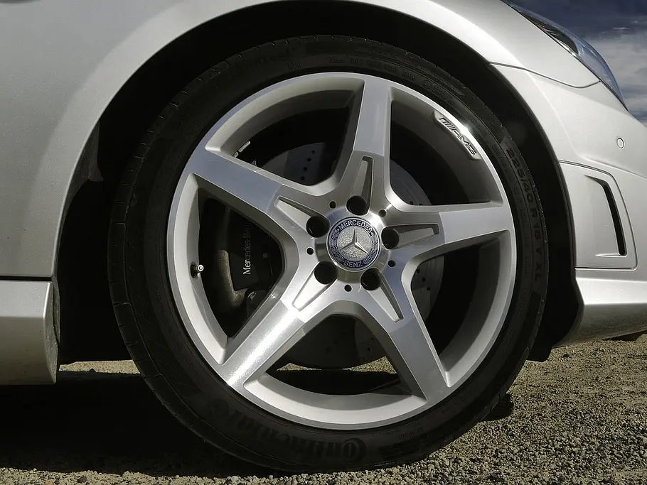 Mercedes SLK 250 BlueEFFICIENCY Bilder Mercedes SLK 250 BlueEFFICIENCY AMG-Felgen