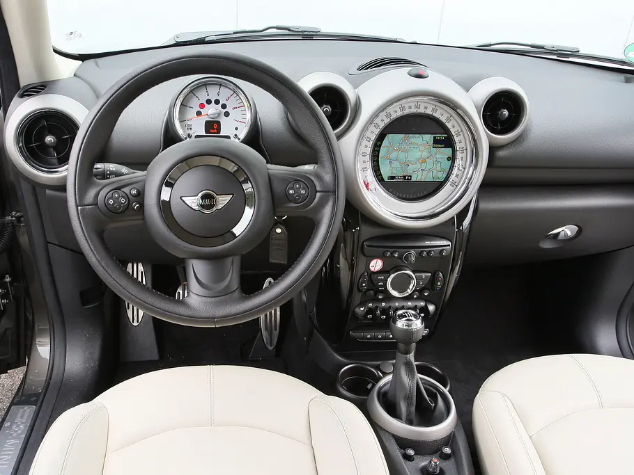 Mini Cooper SD Countryman ALL4 Bilder Mini Cooper SD Countryman ALL4 2012 Kompakt SUV-Vergleich Cockpit