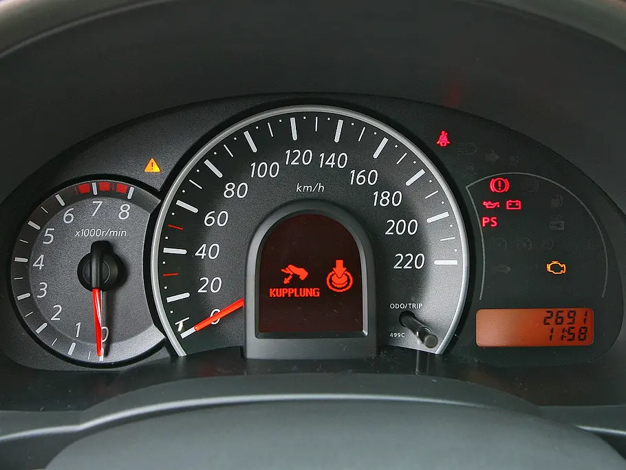 Nissan Micra 1.2 Bilder Nissan Micra 1.2 Höchstgeschwindigkeit 170 km/h