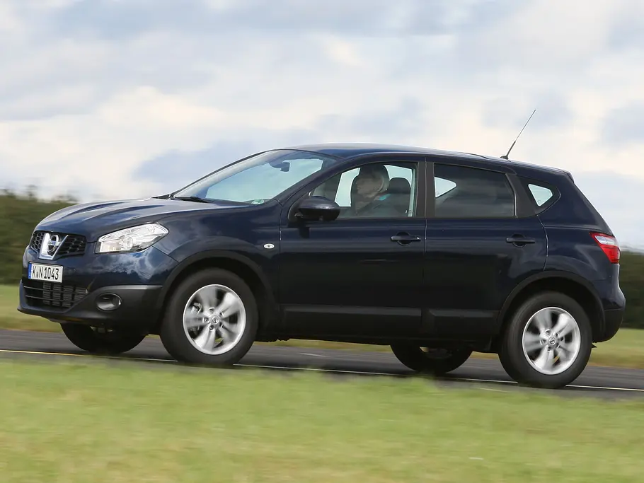 Nissan Qashqai 2.0 dCi 4x4 Bilder Nissan Qashqai 2.0 dCi 4x4 2012 Kompakt SUV-Vergleich