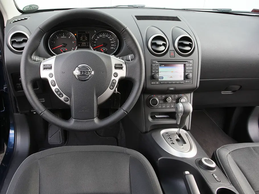 Nissan Qashqai 2.0 dCi 4x4 Bilder Nissan Qashqai 2.0 dCi 4x4 2012 Kompakt SUV-Vergleich Cockpit