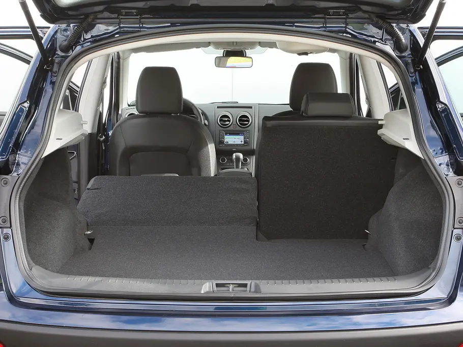 Nissan Qashqai 2.0 dCi 4x4 Bilder Nissan Qashqai 2.0 dCi 4x4 2012 Kompakt SUV-Vergleich Kofferraum