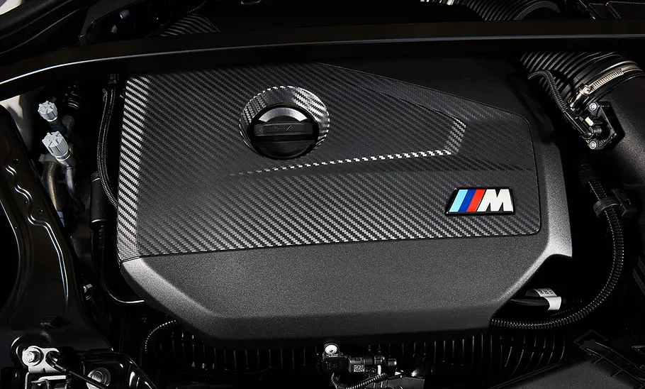 BMW M135 (2024) Der Motor des BMW M135 (2024).