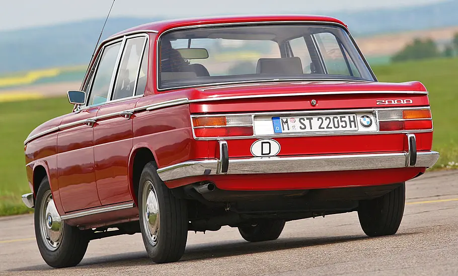 BMW 2000