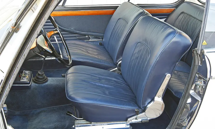 Die Sitze des BMW 2000 CS.