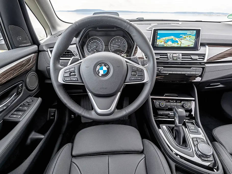 BMW 220d XDrive Active Tourer Fahrbericht Kompakt-Van Bilder technische Daten