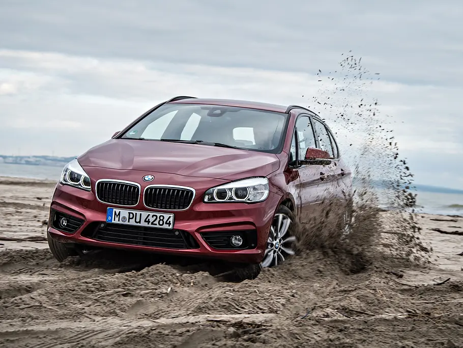 BMW 220d XDrive Active Tourer Fahrbericht Kompakt-Van Bilder technische Daten