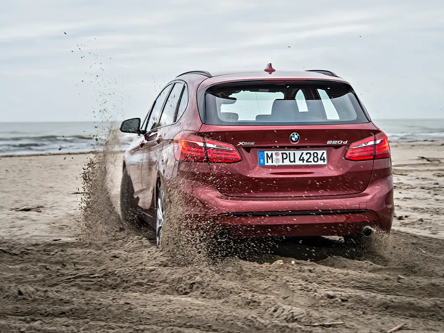 BMW 220d XDrive Active Tourer Fahrbericht Kompakt-Van Bilder technische Daten