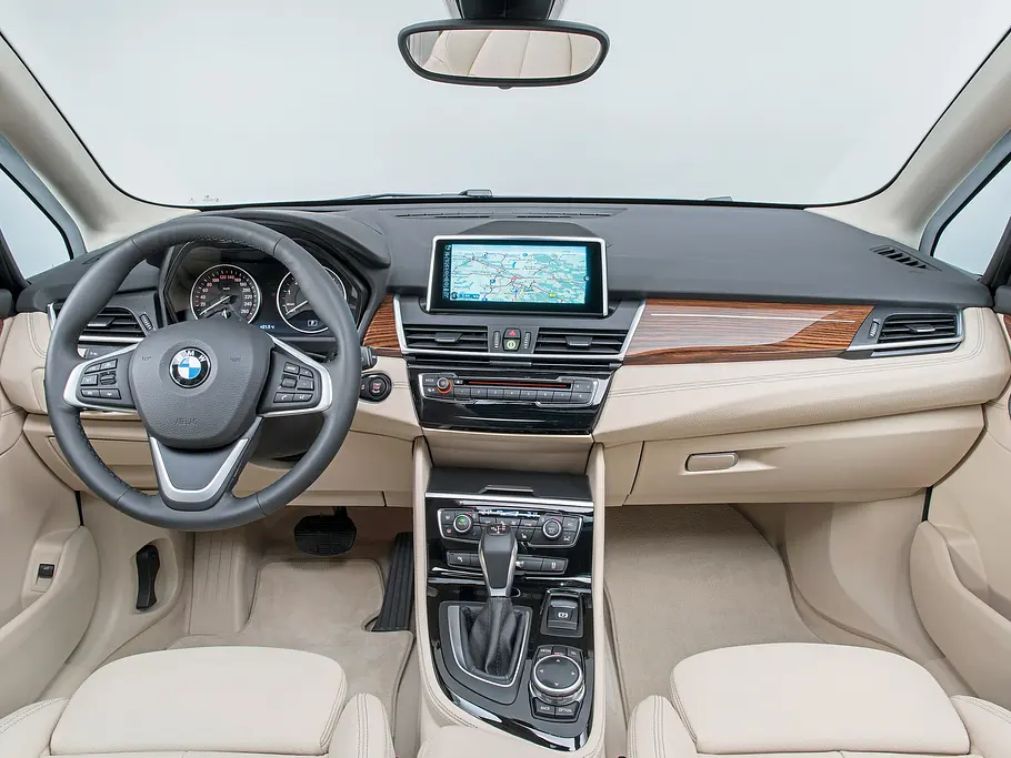 BMW 2er Active Tourer 2014 Kaufberatung Bilder Cockpit