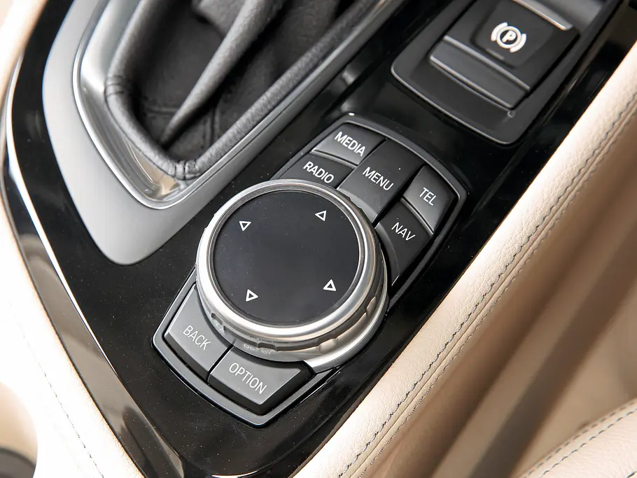BMW 2er Active Tourer 2014 Kaufberatung Bilder iDrive Dreh-/Drücksteller Controller