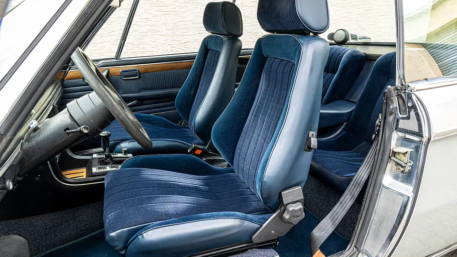 Die Sitze des BMW 3.0 CS.
