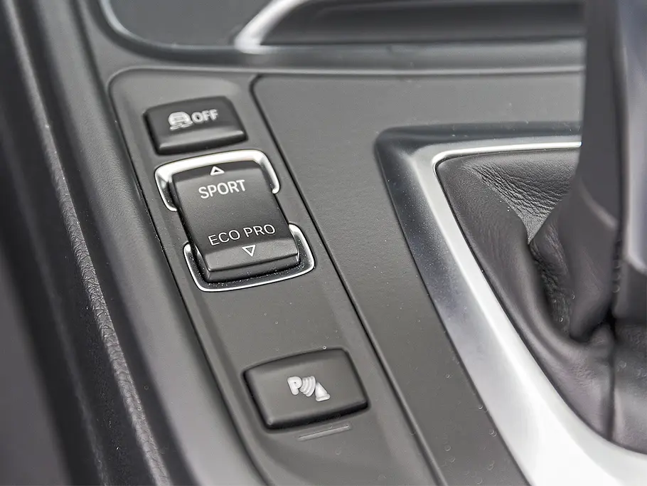 BMW 320i (2016)