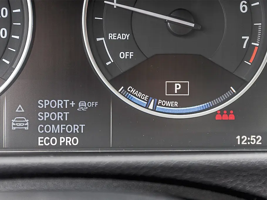 BMW 320i (2016)