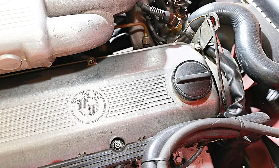 Der Ventildeckel eines BMW E21.