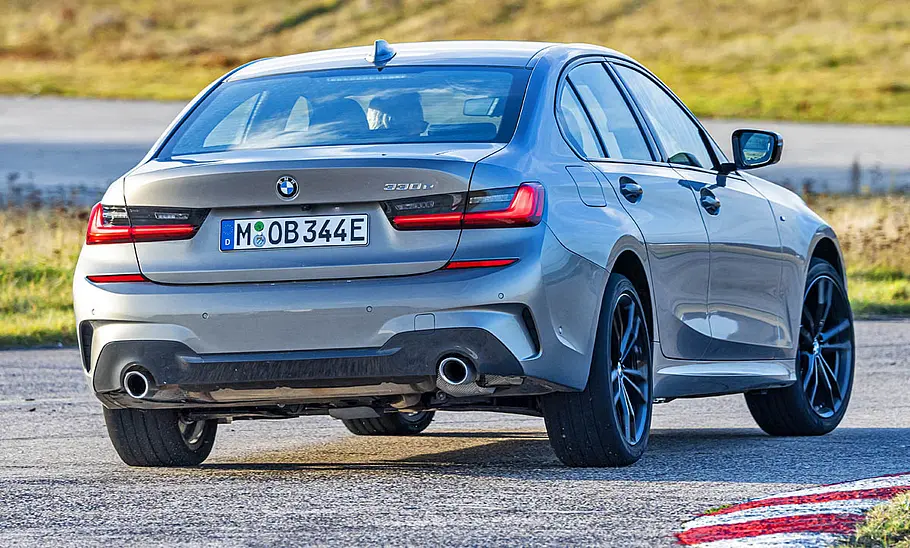 BMW 330e BMW 330e