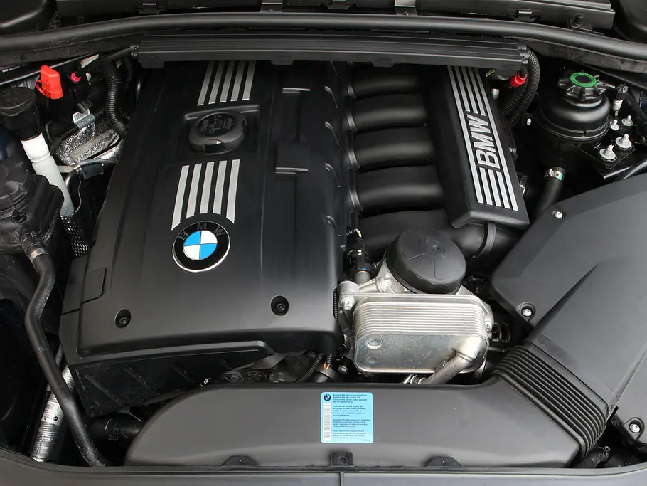 BMW 330i xDrive Coupé mit Sechszylinder-Benziner