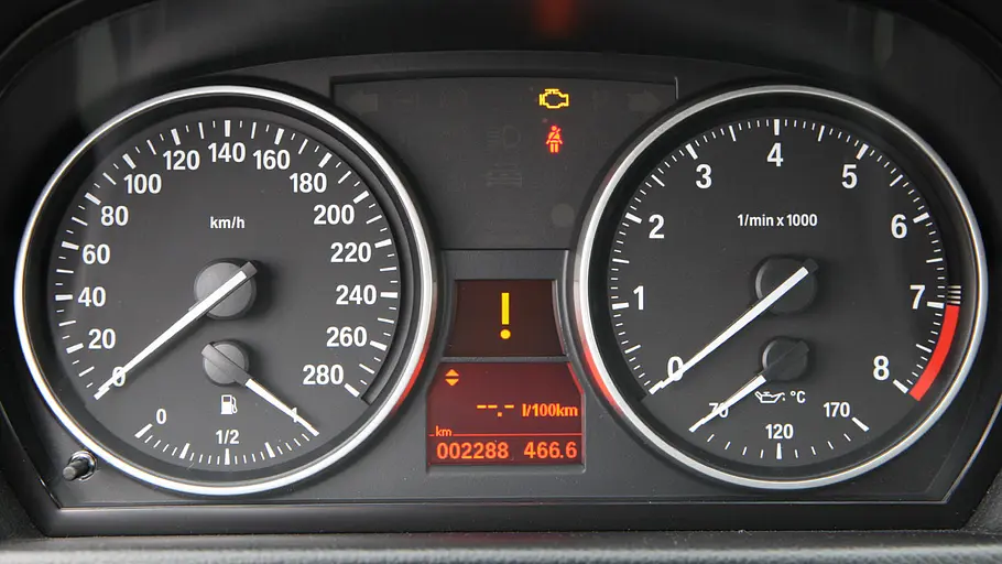 BMW 330i xDrive Coupé Die Instrumente des BMW 330i xDrive Coupé
