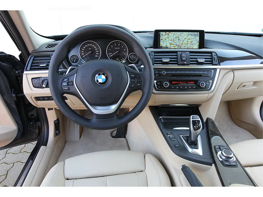Test: BMW 320i Touring BMW 320i Touring 3er Kombi Test Cockpit