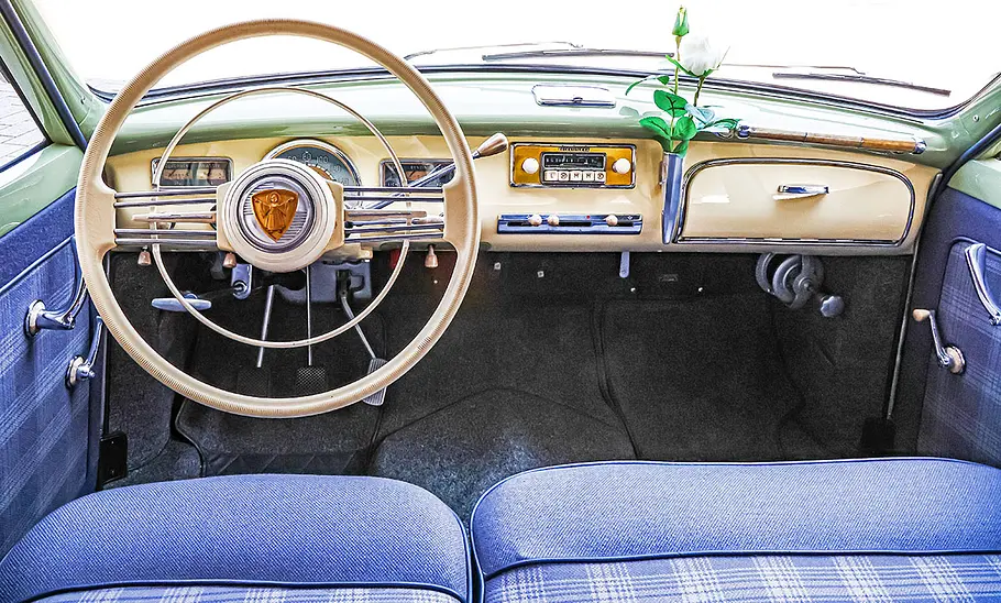 BMW 501 Barockengel Das Cockpit des BMW 501 Barockengel.