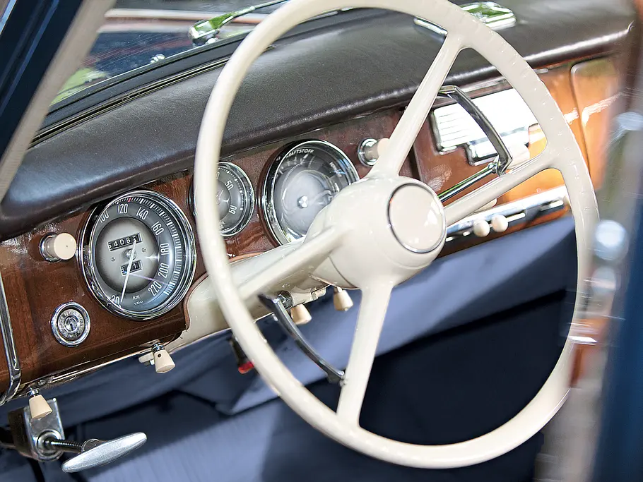BMW 502 3,2 Super Ikone Bilder technische Daten Instrumente