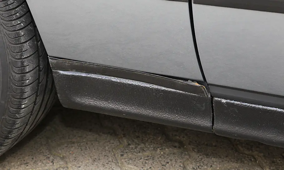 BMW E34 Der vordere Kotflügel eines BMW E34.