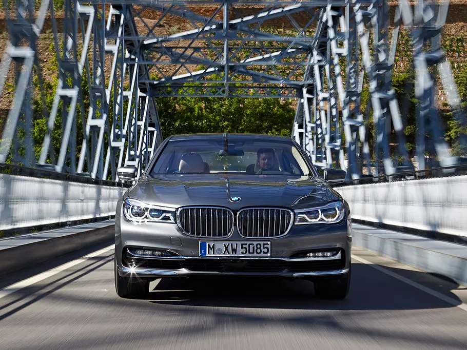 BMW 750d (2016)
