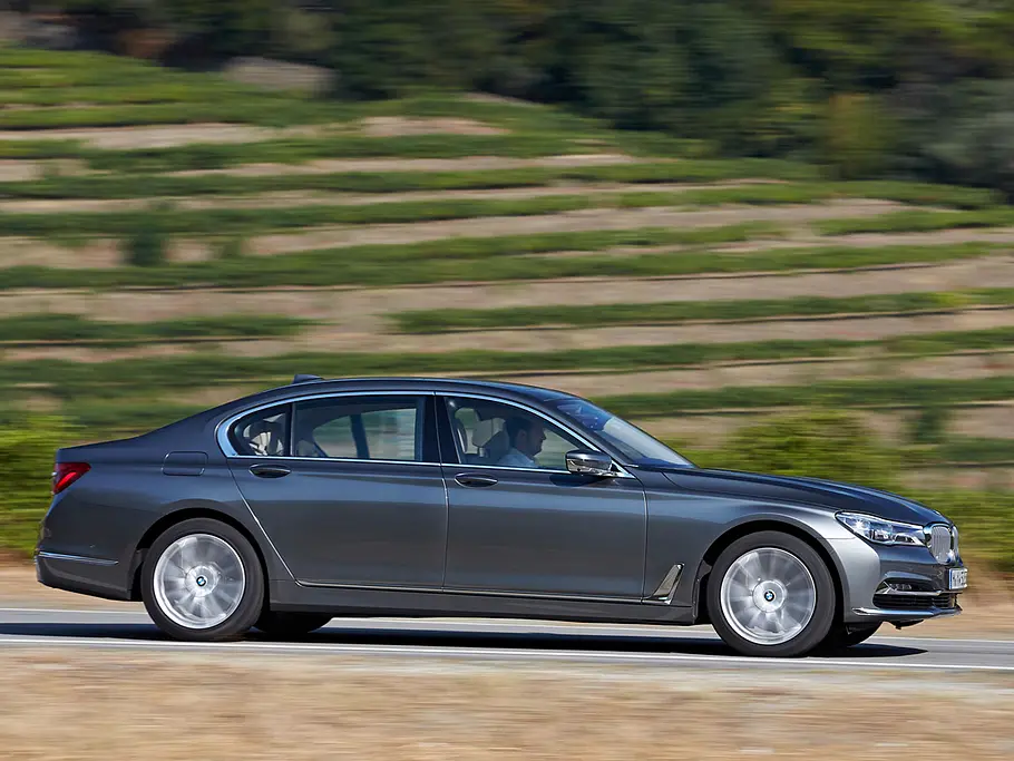 BMW 750d (2016)