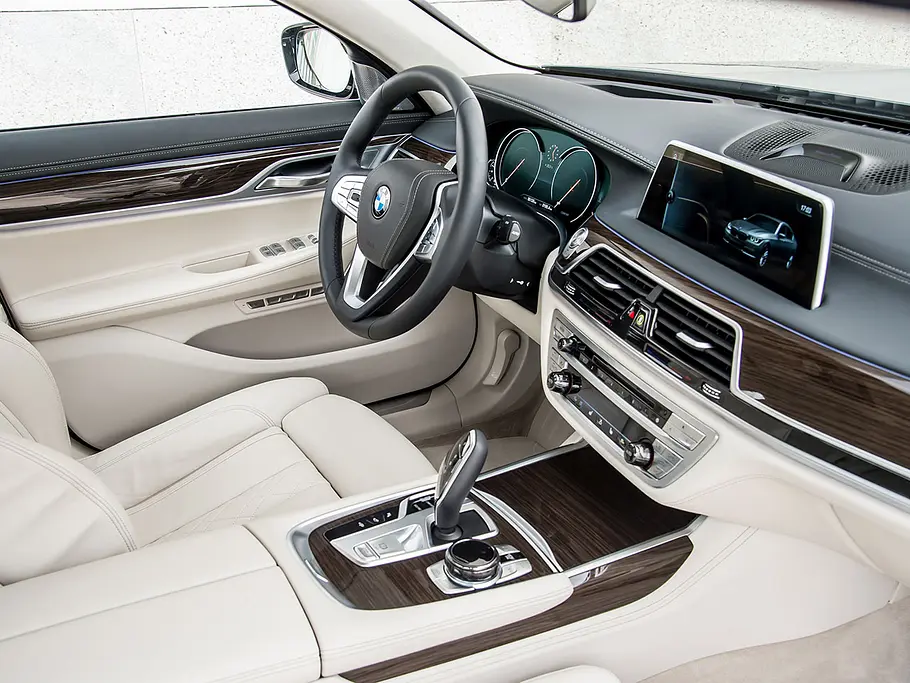 BMW 750d (2016)