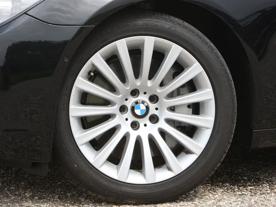 BMW 760 Li BMW 760 Li - 19-Zoll-Mischbereifung