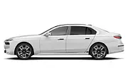 Blick von der Seite auf den BMW 7er. - Foto: Carwow