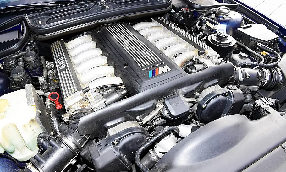 BMW 850 CSi (E31)