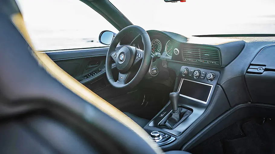 Das Cockpit des BMW 858 CSL.