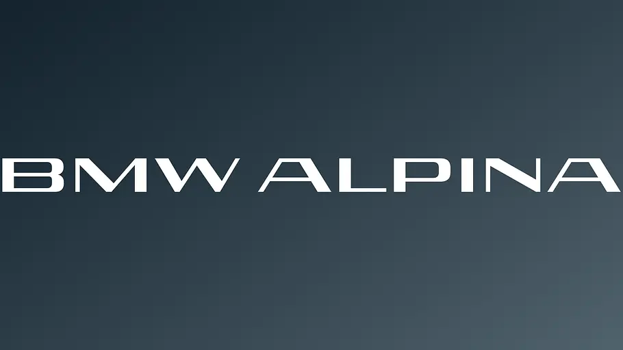 Das BMW Alpina Logo vor grauem Hintergrund. 