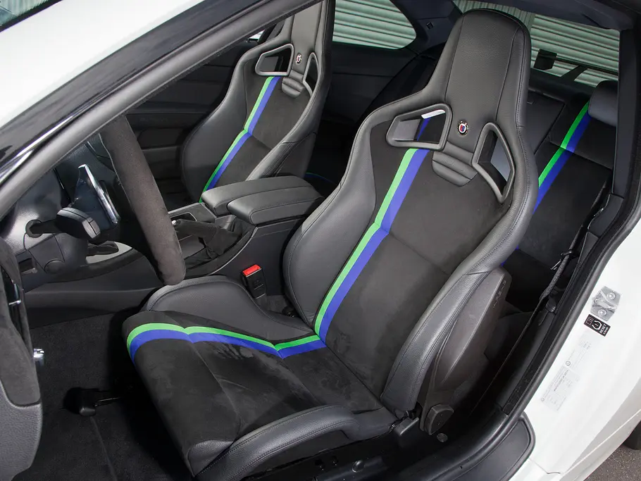 BMW Alpina B3 GT3 - Recaro-Schalensitze