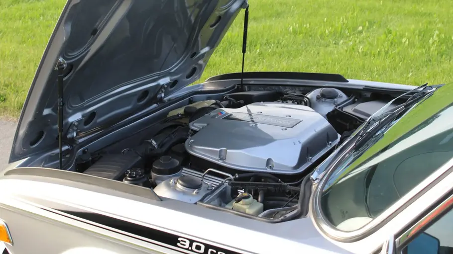 BMW E9 mit M5-Technik von MKO, fotografiert von