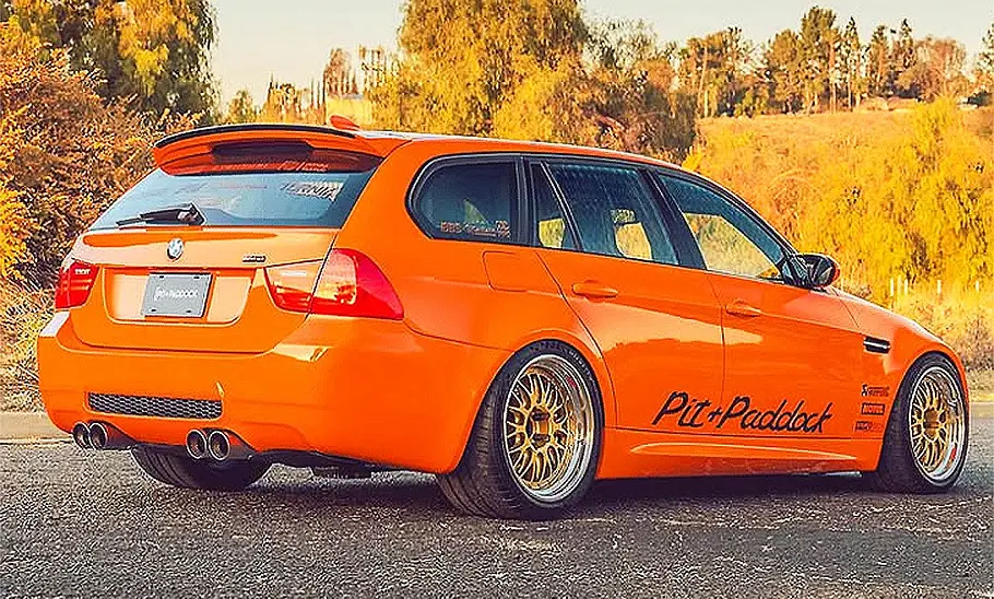 BMW E91 M3 GTS Touring Blick von schräg hinten auf den BMW E91 M3 GTS Touring.